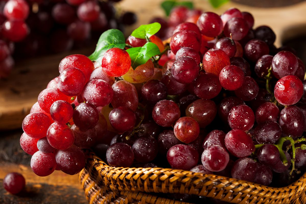 Organic Raw Red Grapes